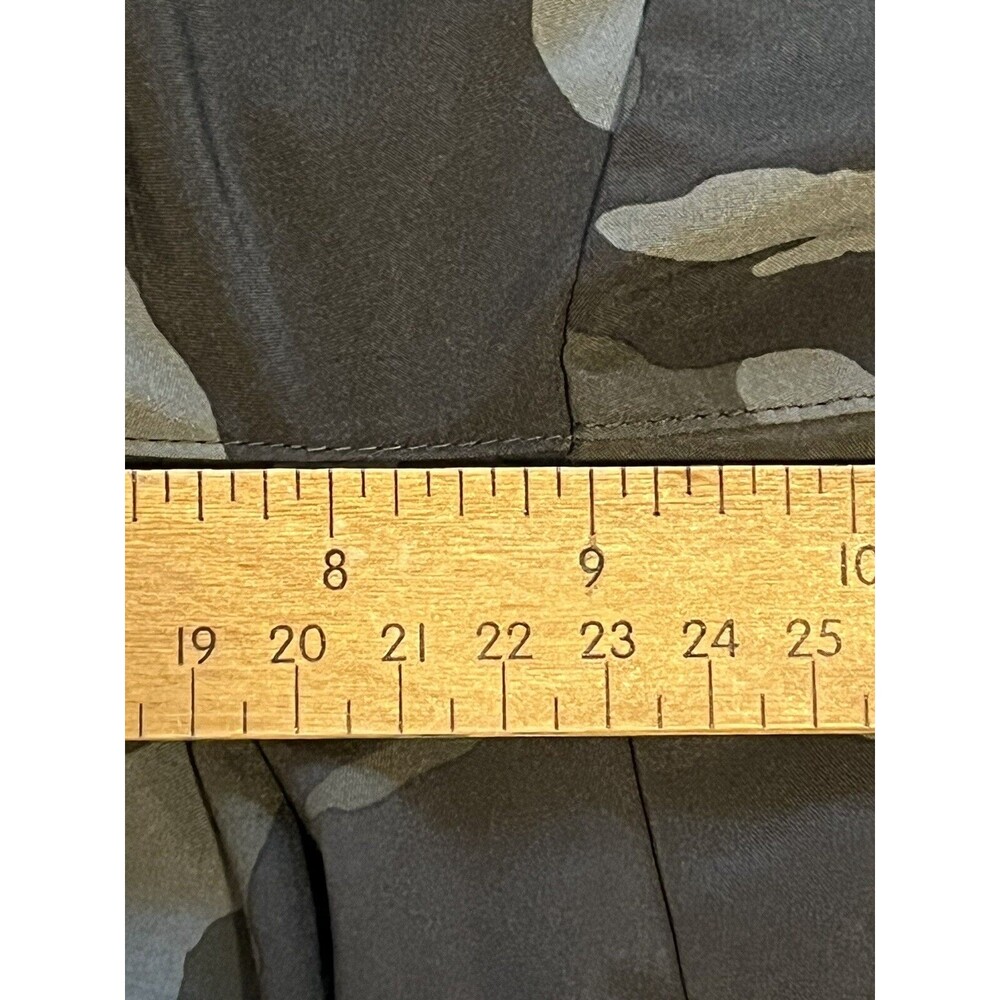 Athleta Mesh Racer 4” Camo Running Shorts in Size Small Lined Athleisure Active - Picture 7 of 8